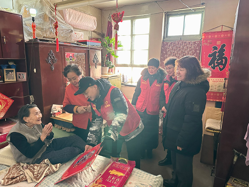 新春慰问诚厚里社区困难群众.jpg